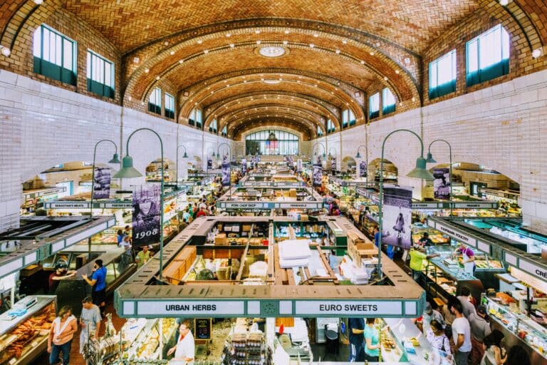 Eine der ersten öffentlichen Markthhallen in den USA besuchen - West Side Market