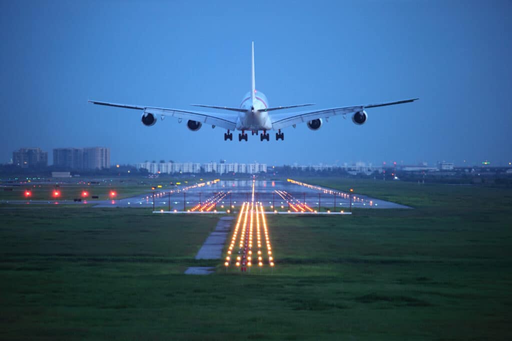 Passagierflugzeug beim Landen