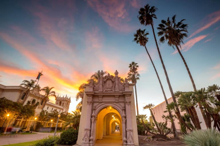 San Diego's Balboa Park bei Dämmerung in San Diego