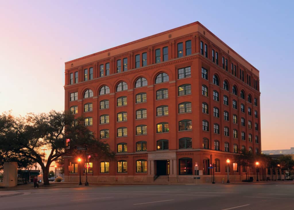 Alles über das Kennedy-Attentat: The Sixth Floor Museum