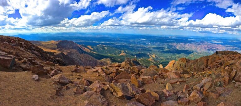 Pikes Peak mit Blick auf Colorado Springs