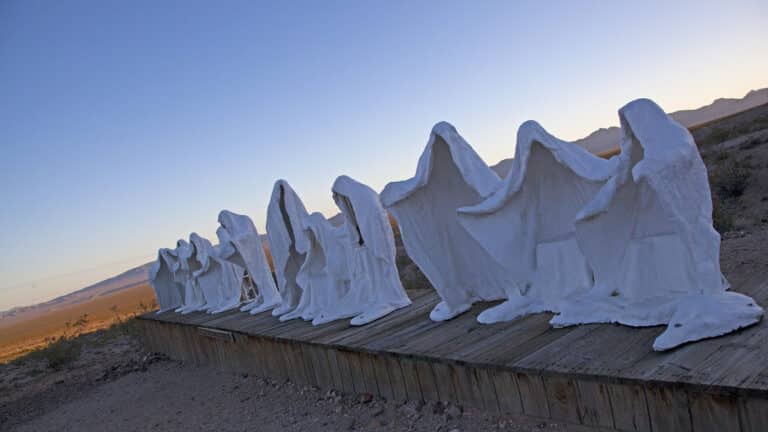 Kunst in der Wüste Nevadas: Albert Szukalskis 