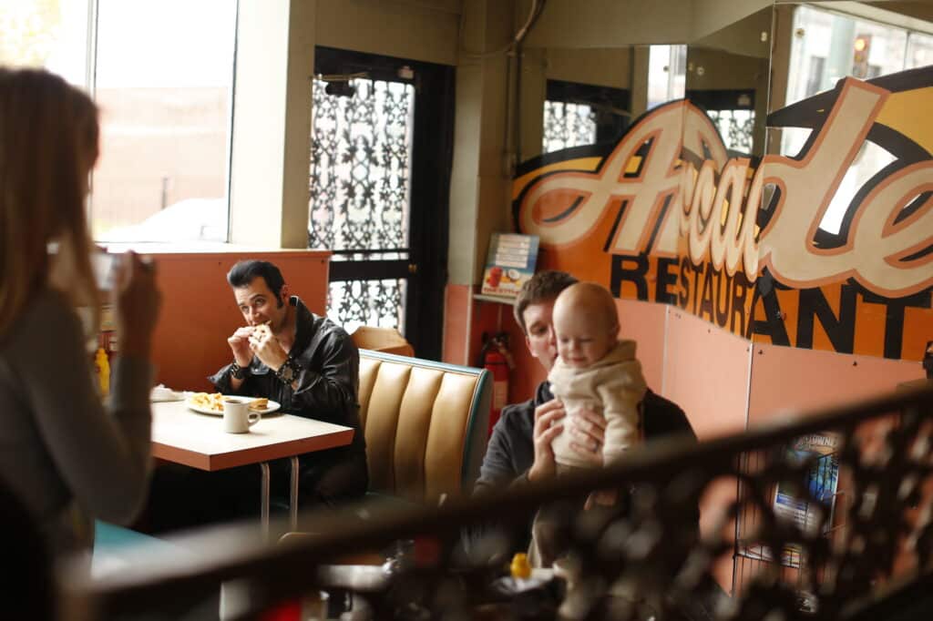 Elvis-Imitator im The Arcade Restaurant