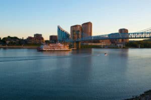 Hafenbereich vor Covington und Newport, Kentucky
