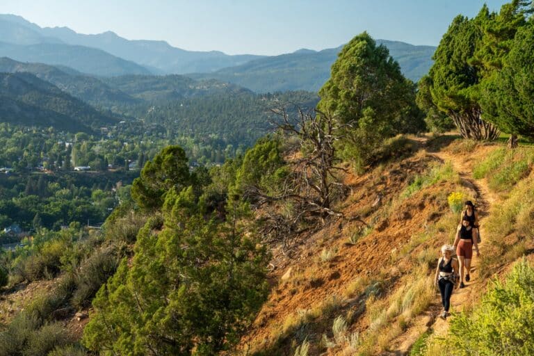 Wanderung auf dem Rim Trail at Fort Lewis College bei Durango, Colorado
