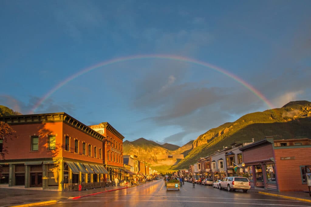 Regenbogen für der Main St. in Telluride