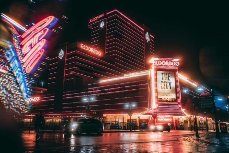 Reno bei Nacht