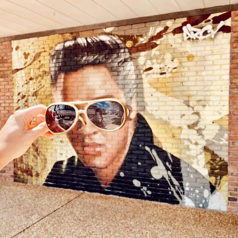 Elvis-Wandgemälde in Tupelo