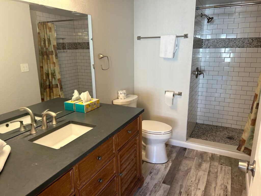 Shorewalk Vacation Villas - Master Bathroom