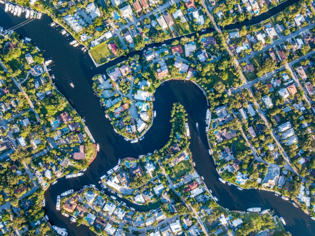 Drohnenaufnahme der Kanäle von Fort Lauderdale