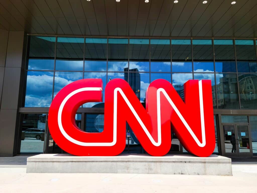 CNN Buchstaben vor dem Hauptsitz in Downtown Atlanta
