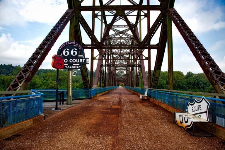 Die Chain of Rocks Bridge mit Blick auf Illinois